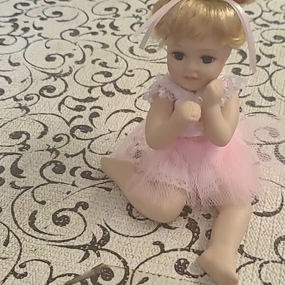 Adorable Pink Porcelain Ballerina Doll - Picture 5 of 10